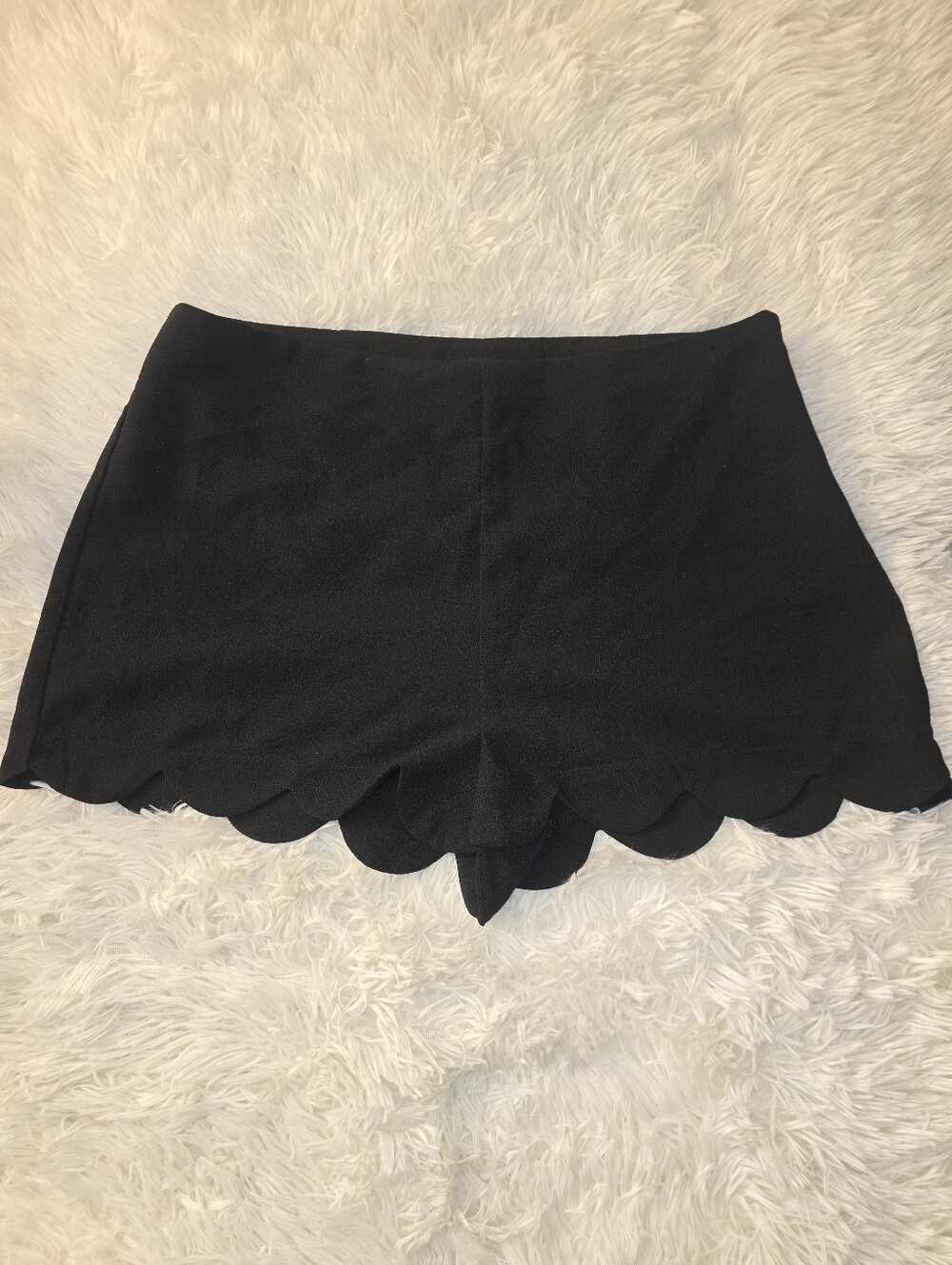 MONTEAU Black Scalloped Hem Women's Shorts